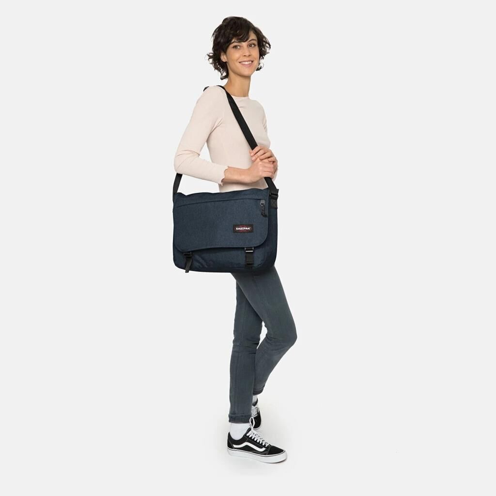 Eastpak Delegate+ Omuz Askılı Postacı Çantası Füme EK00026E26W1