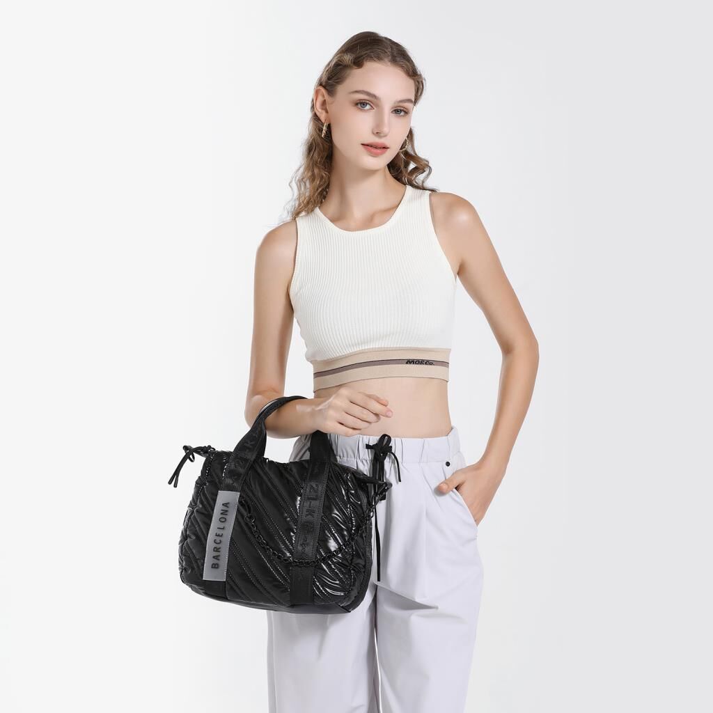 21K Barcelona Parlak Kumaş Elden Tutmalı Kadın Omuz Çantası 3255 Siyah