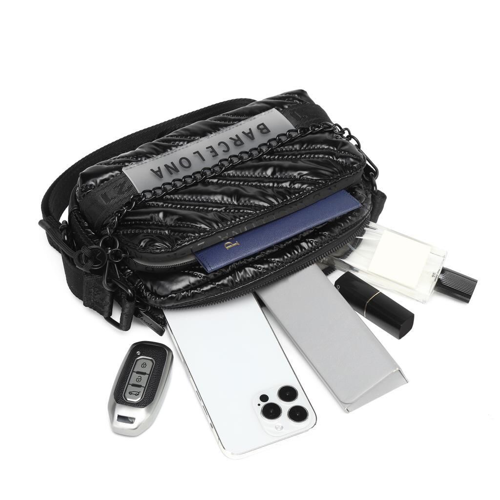 21K Barcelona Parlak Kumaş Askılı Kadın Postacı Çantası 3256