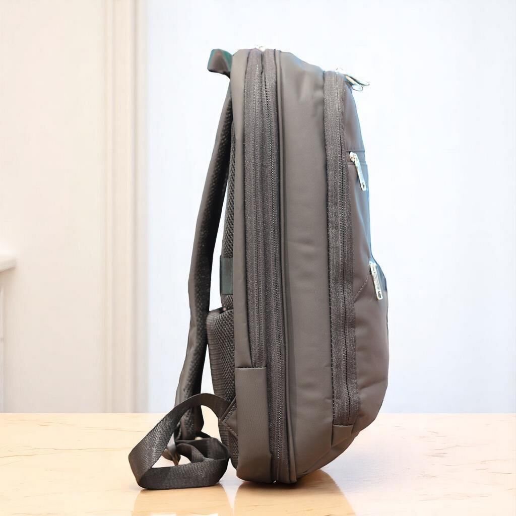 Baggaj Laptop Gözlü ve Körüklü İnce Tasarım Sırt Çantası Siyah