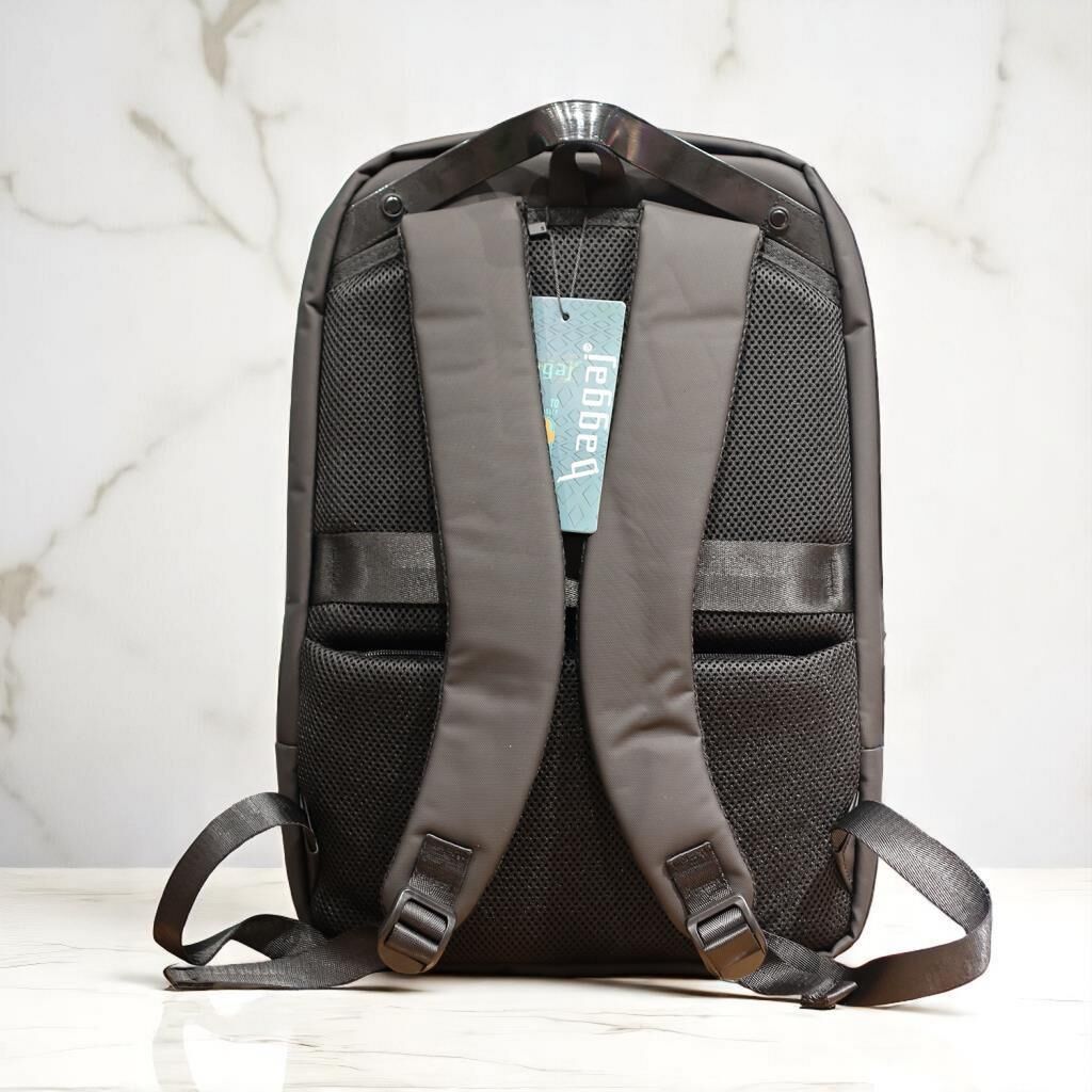 Baggaj Laptop Gözlü ve Körüklü İnce Tasarım Sırt Çantası Siyah