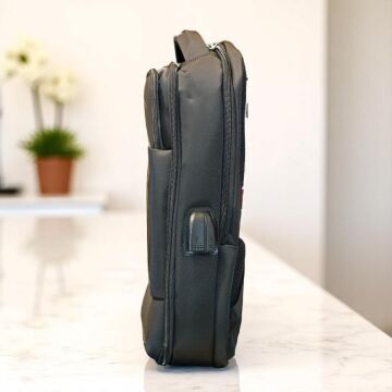 Baggaj Orta Boy Laptop Gözlü Sert Kasalı Sırt Çantası