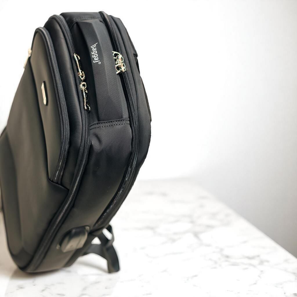 Baggaj Orta Boy Laptop Gözlü Sert Kasalı Sırt Çantası