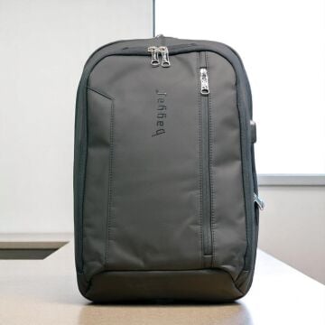 Baggaj Laptop Gözlü ve Körüklü İnce Tasarım Sırt Çantası Siyah