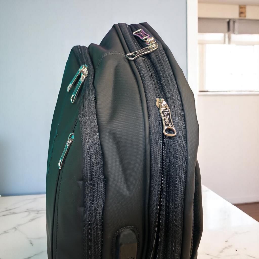Baggaj Laptop Gözlü ve Körüklü İnce Tasarım Sırt Çantası Siyah