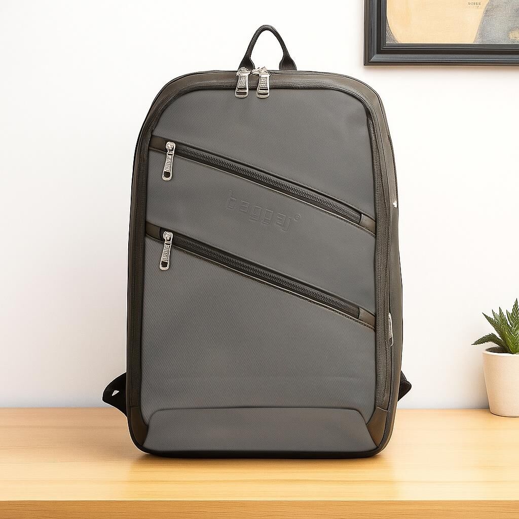 Baggaj Laptop Gözlü ve Körüklü İnce Tasarım Sırt Çantası Siyah