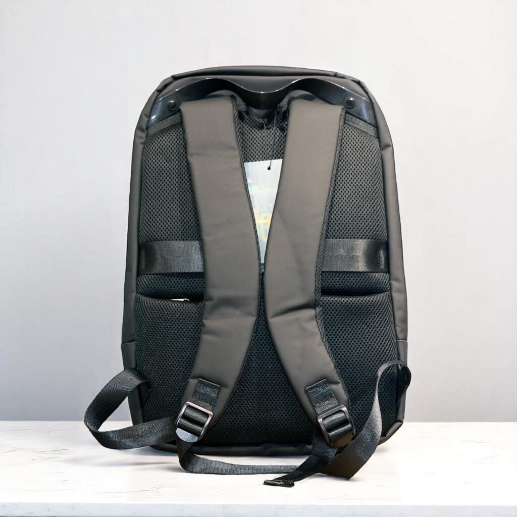 Baggaj Laptop Gözlü ve Körüklü İnce Tasarım Sırt Çantası Siyah